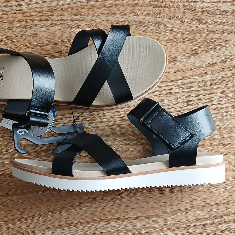 Time and Tru Women's 9.5 Comfort Sandal - Picture 6 of 10